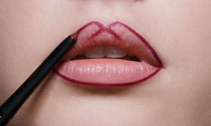 5 Trik Memakai Lipstik Untuk Bibir Tebal Agar Terlihat Tipis dan Menawan
