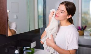Melakukan Perawatan Kulit di Malam Hari