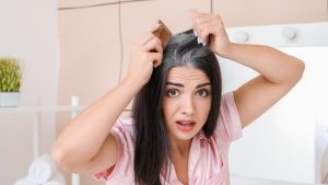 Benarkah Pandemi Bisa Membuat Rambut Jadi Cepat Beruban?